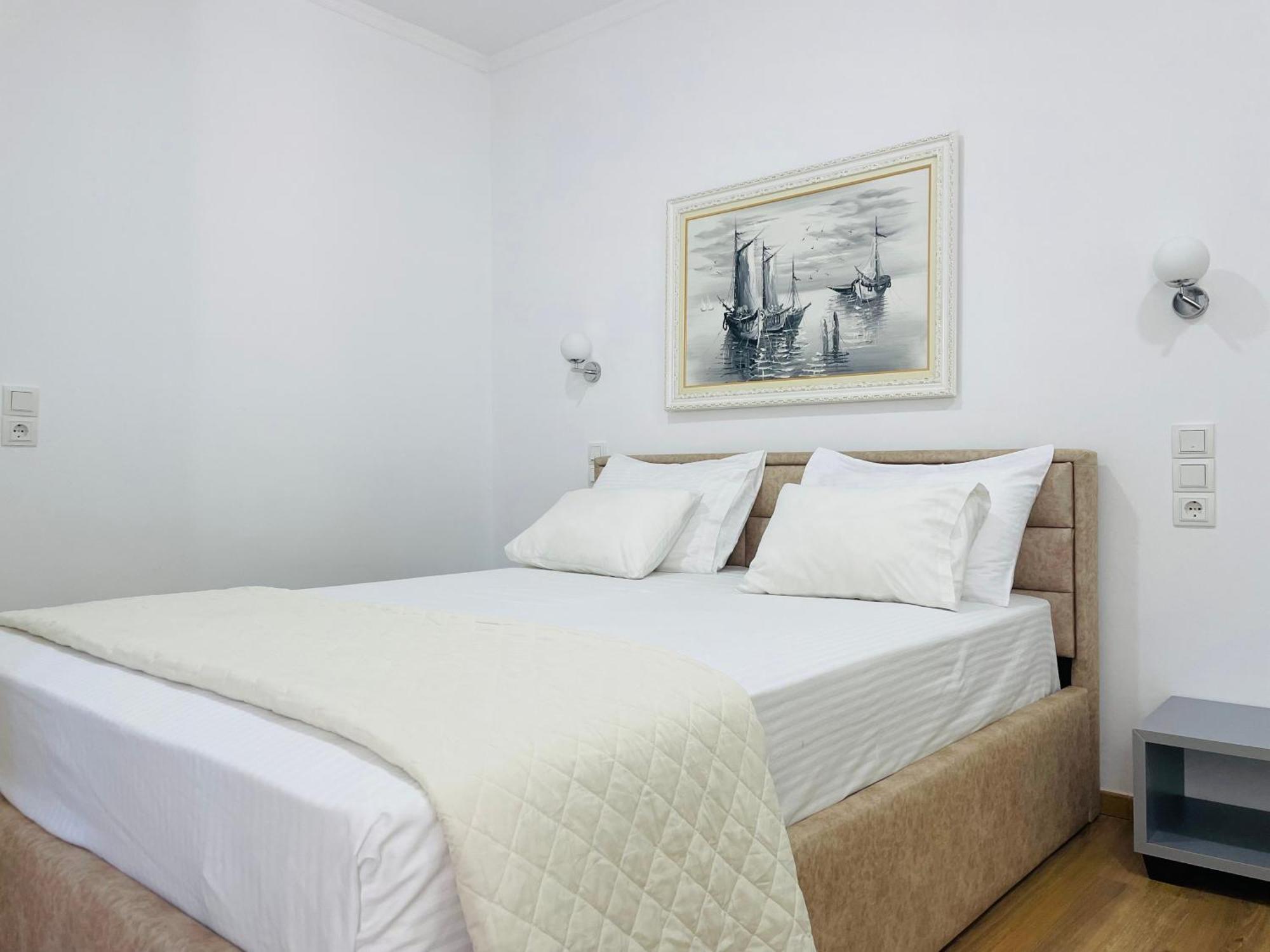 Guesthouse Near The Castle Of Himare Esterno foto