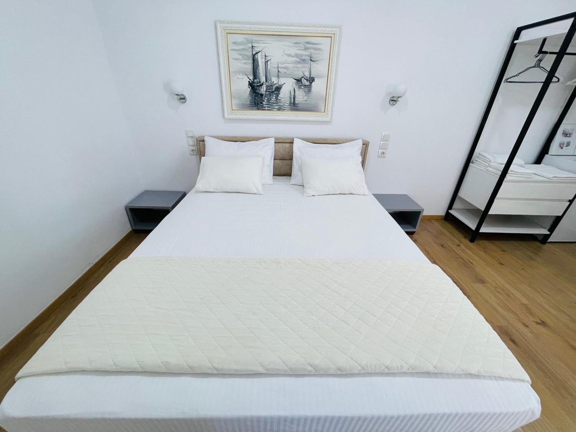 Guesthouse Near The Castle Of Himare Esterno foto