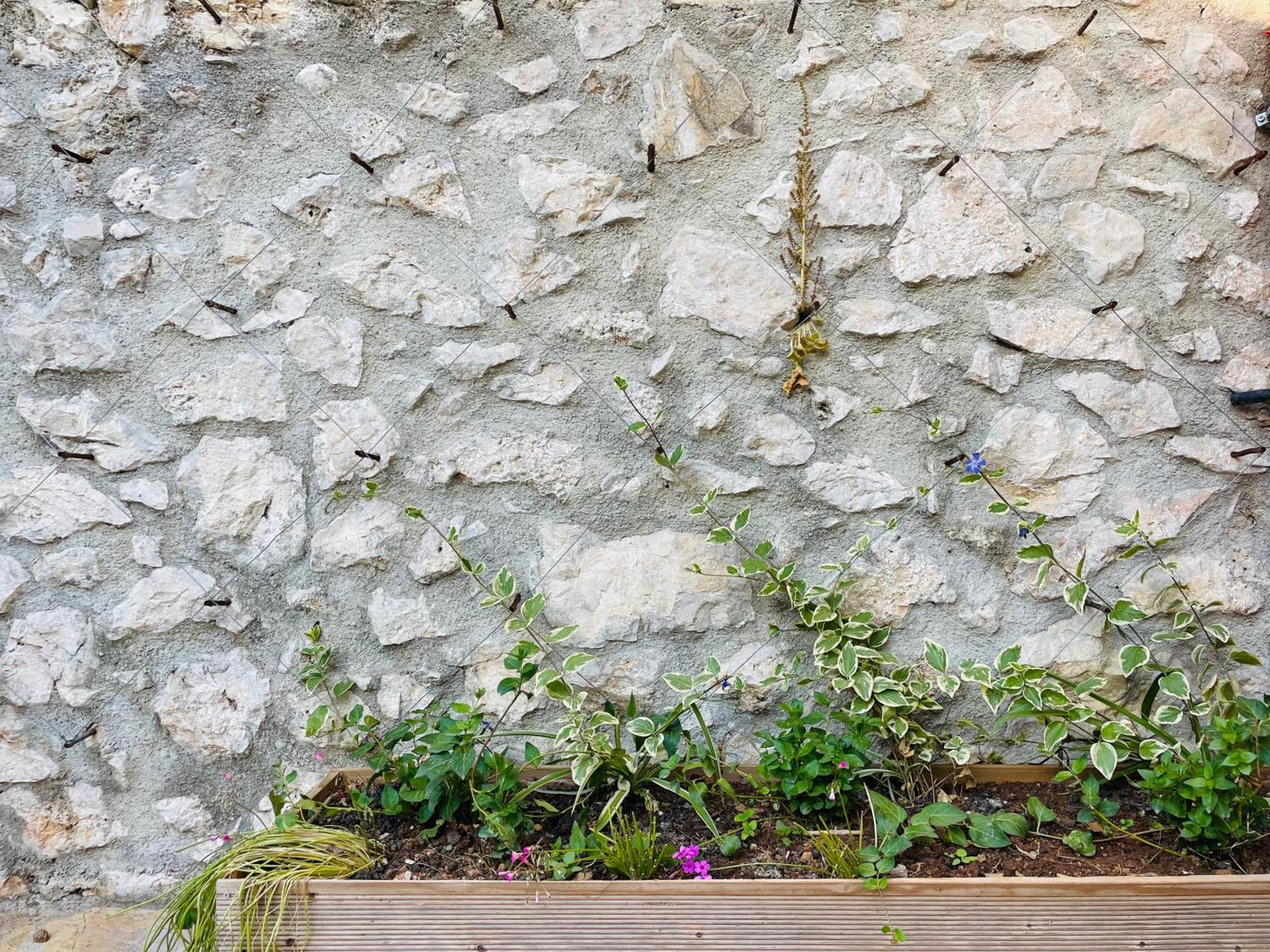 Guesthouse Near The Castle Of Himare Esterno foto