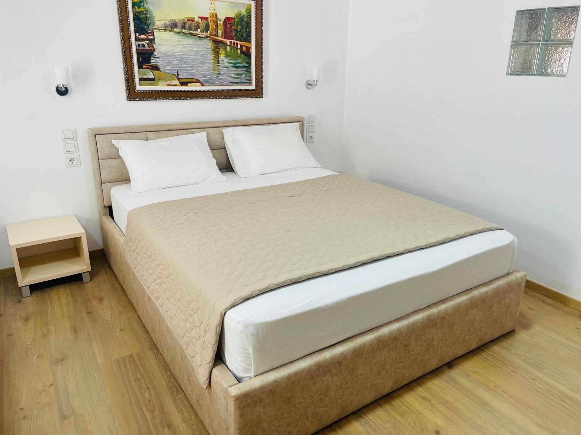 Guesthouse Near The Castle Of Himare Esterno foto