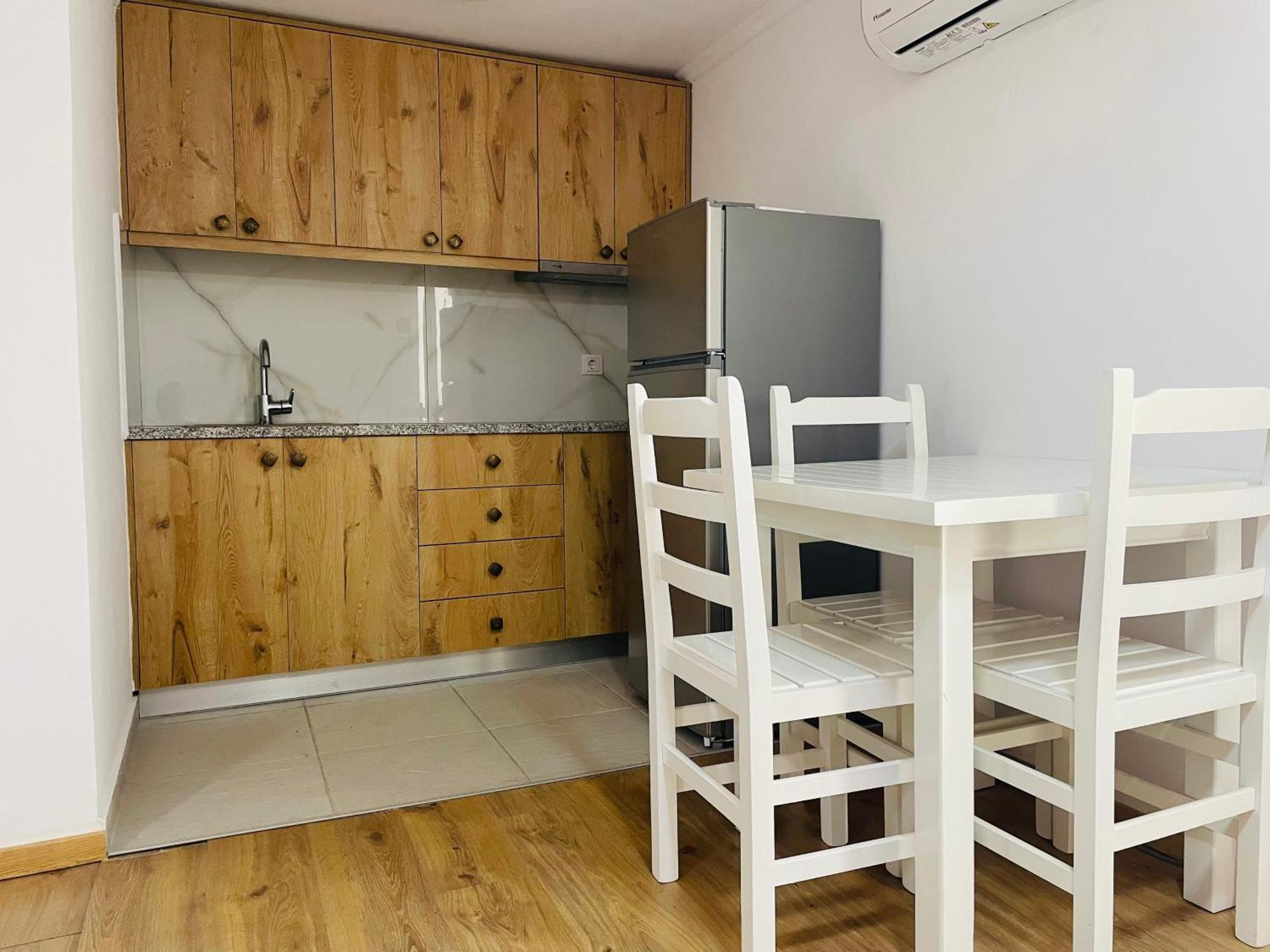 Guesthouse Near The Castle Of Himare Esterno foto