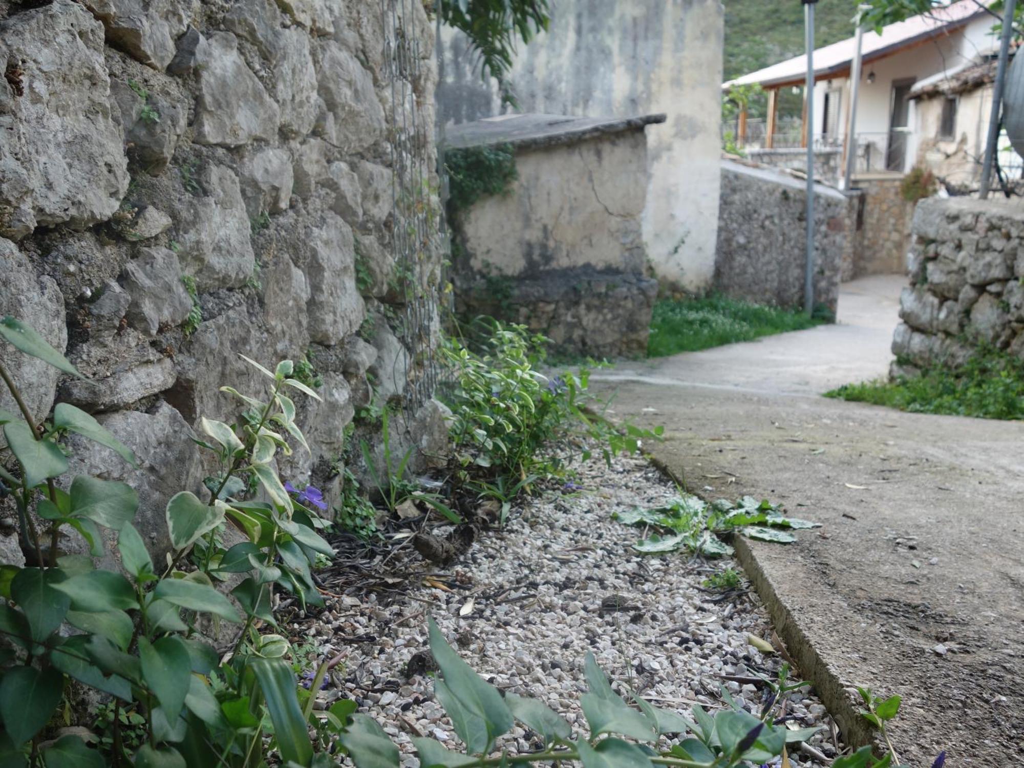 Guesthouse Near The Castle Of Himare Esterno foto