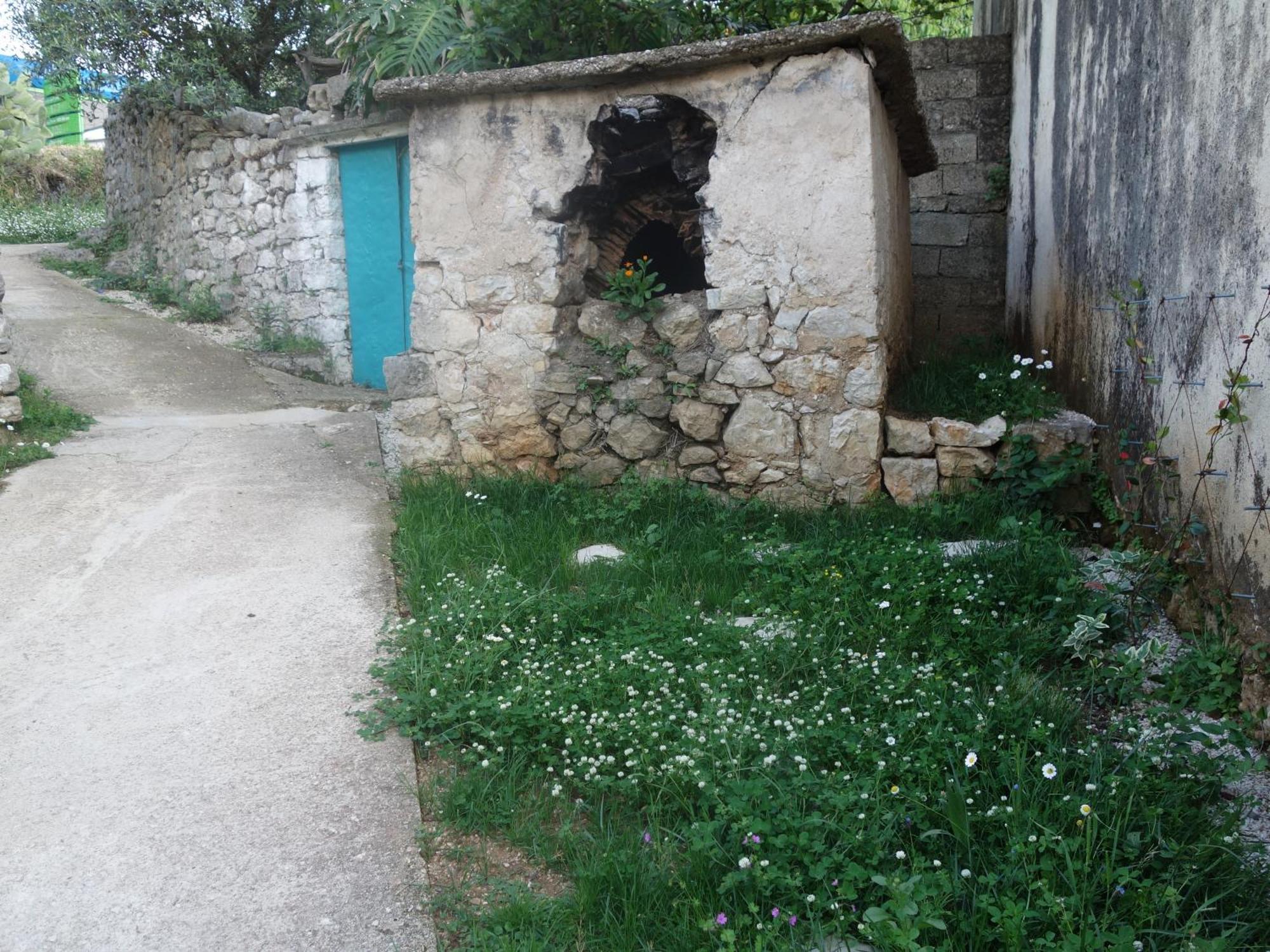 Guesthouse Near The Castle Of Himare Esterno foto